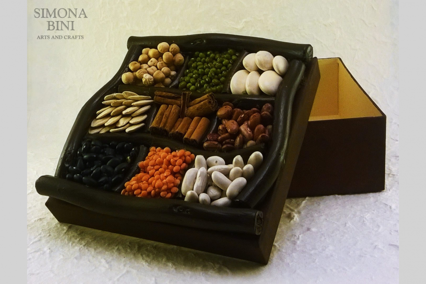 Scatola con legumi e cannella – Box with legumes and cinnamon