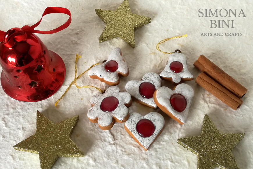 Finti biscotti da appendere all’albero di Natale – Fake cookies to hang on the Christmas tree