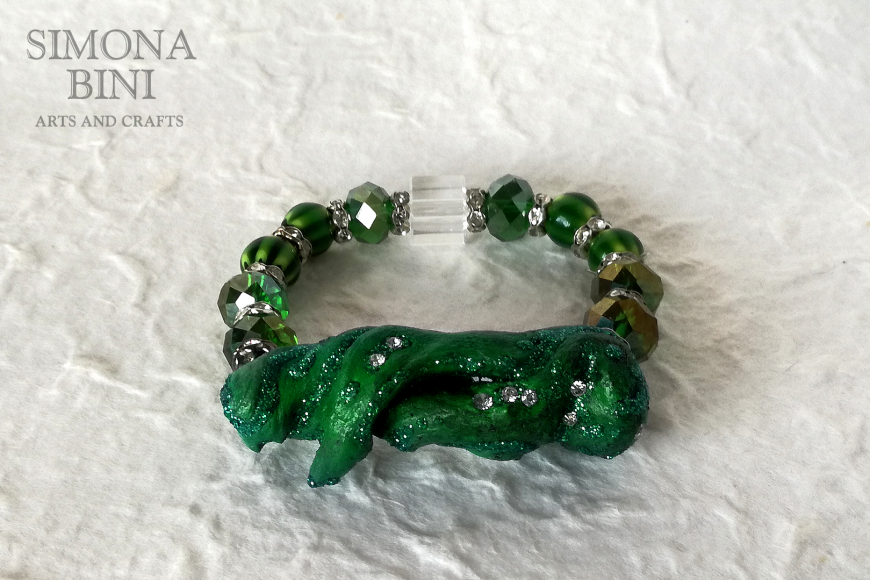 Bracciale verde con legno venuto dal mare – Green wood bracelet with glitter